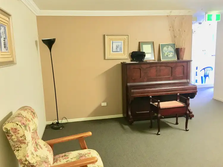 Unit 8 9 Lindsay St, Bundamba QLD 4304