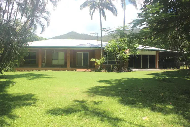 9 Cook Street, Finch Hatton QLD 4756