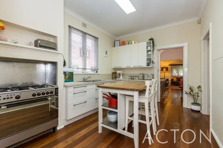 135 London Street, Mount Hawthorn WA 6016