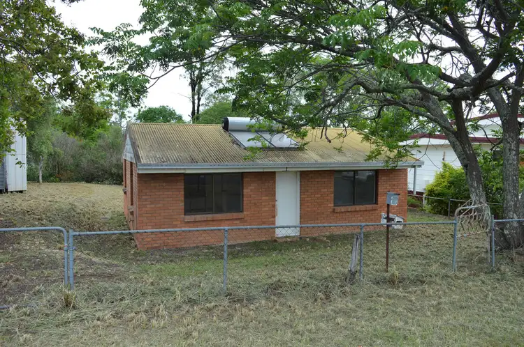 5 Douglas Avenue, Laidley QLD 4341