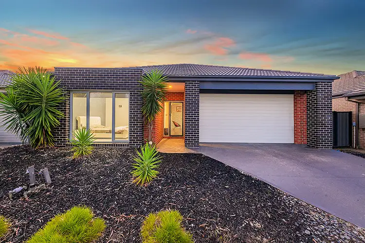 100 Selandra Boulevard, Clyde North VIC 3978