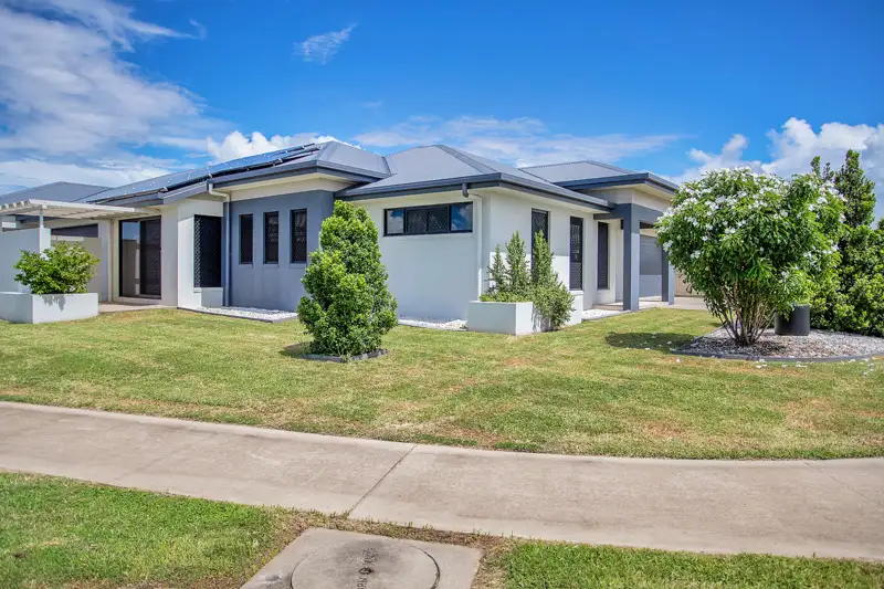 Main view of Homely unit listing, 1/1 Bellavista Circuit, Beaconsfield QLD 4740