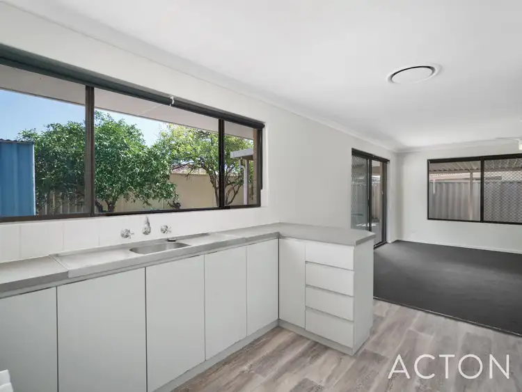 Sixth view of Homely house listing, 2 Maley Court, Ashfield WA 6054