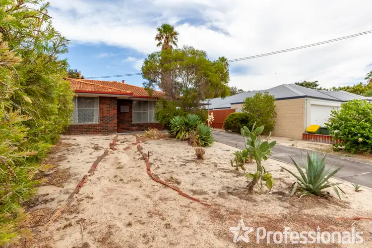 Second view of Homely house listing, 4 Amanda Drive, Camillo WA 6111