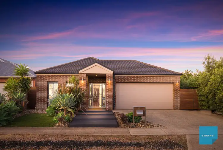 4 Hascombe Drive, Caroline Springs VIC 3023