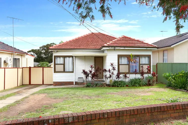 15 Denison St, Villawood NSW 2163