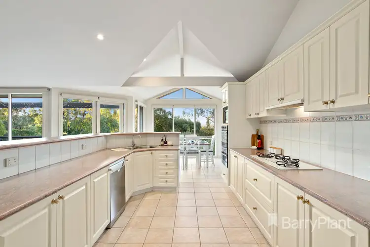 Fifth view of Homely house listing, 6 Avonsleigh Close, Warranwood VIC 3134