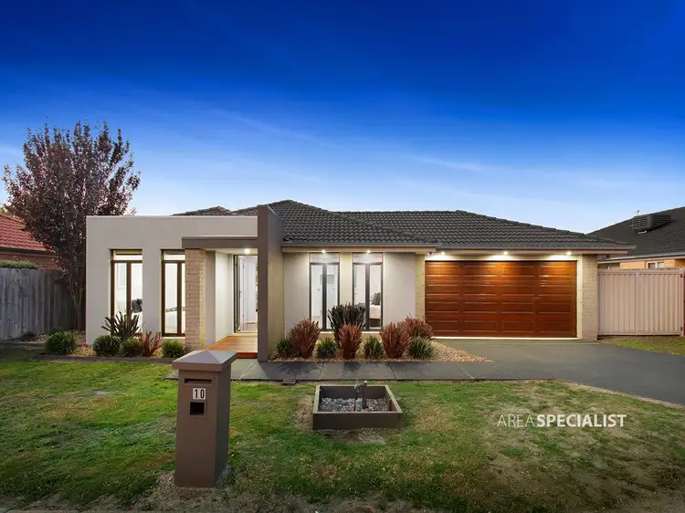 10 Phoenix Avenue, Cranbourne VIC 3977