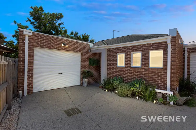 4/14 Almond Avenue, Brooklyn VIC 3012