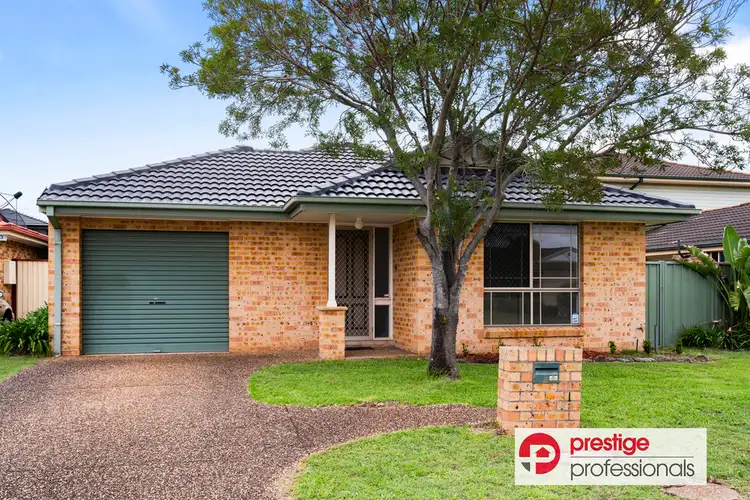 3 Oldbury Court, Wattle Grove NSW 2173