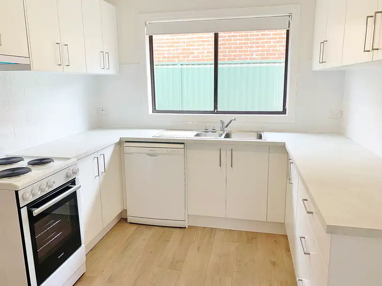 2 /112 Piper Street, Bathurst NSW 2795