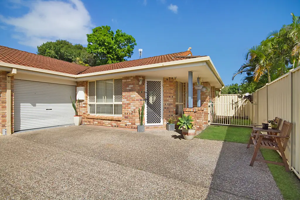 Main view of Homely unit listing, 2/11 Cabana Court, Banora Point NSW 2486