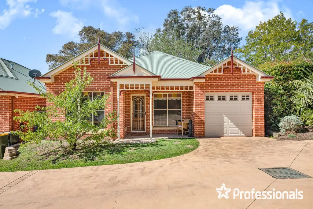 Main view of Homely townhouse listing, 1/299a George Street, Bathurst NSW 2795