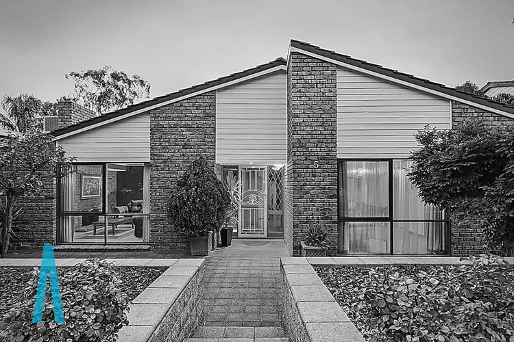 5 Mowbray Crescent, Fairview Park SA 5126