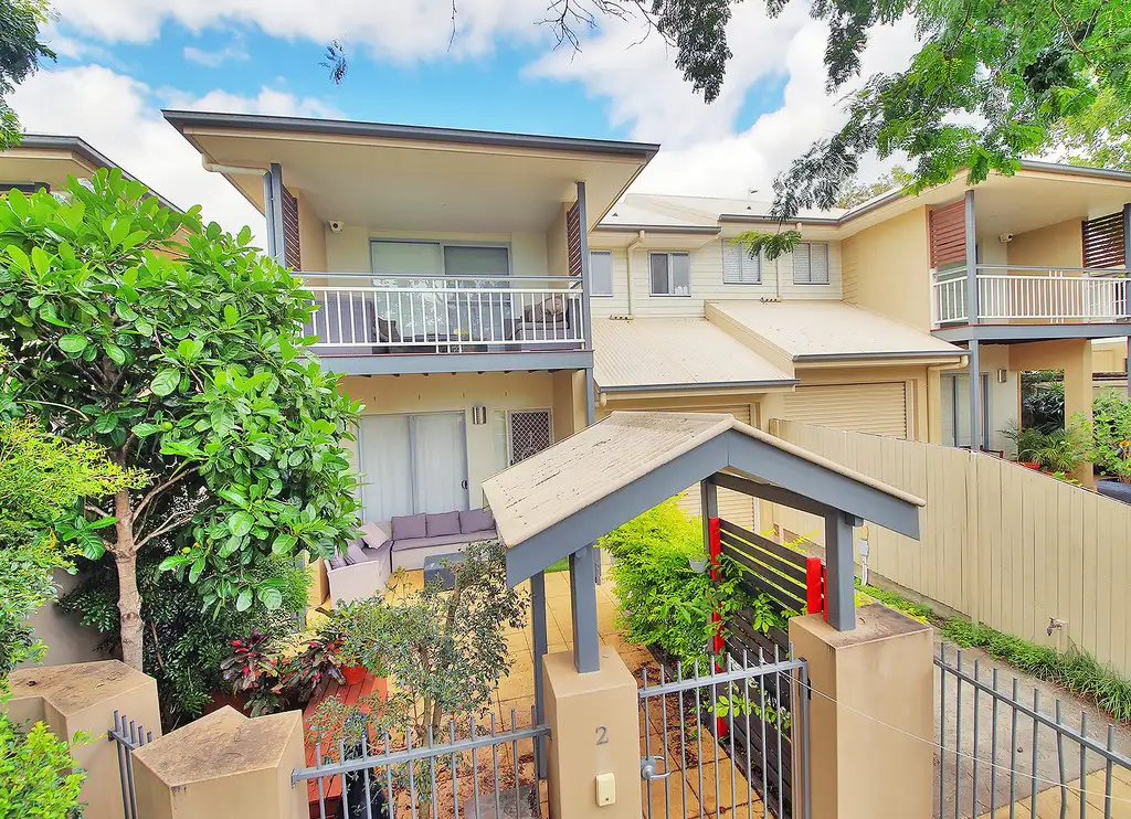 Main view of Homely townhouse listing, 2/34 Days Ave, Yeronga QLD 4104