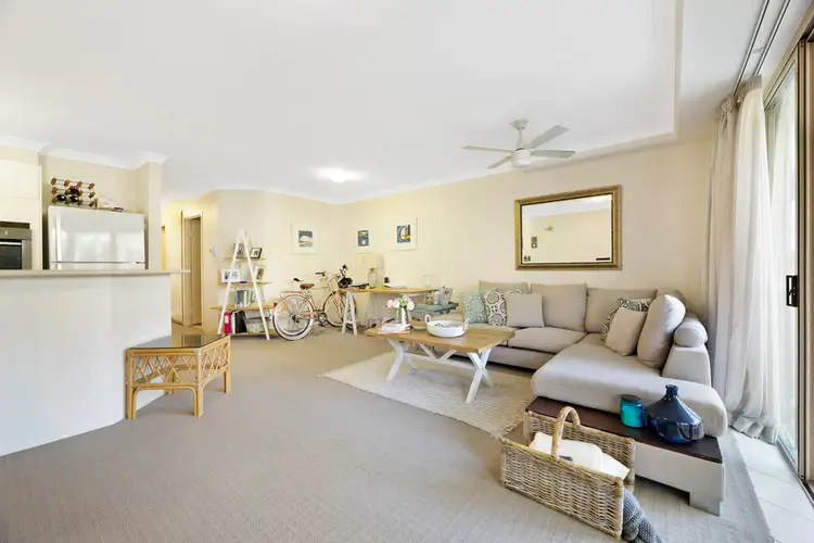 11/15 Santa Monica Road, Miami QLD 4220