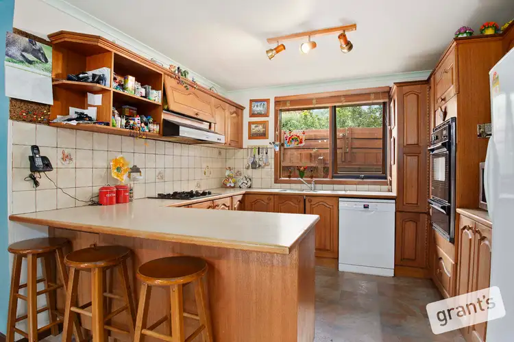 Sixth view of Homely house listing, 3 Fisher Close, Berwick VIC 3806