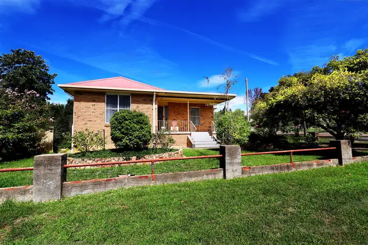 10 Colwell Street, Tumut NSW 2720