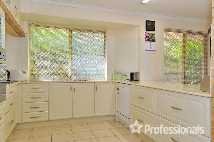37 Christowe Drive, Swan View WA 6056