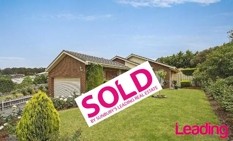 2 Fairbairn Grove, Sunbury VIC 3429