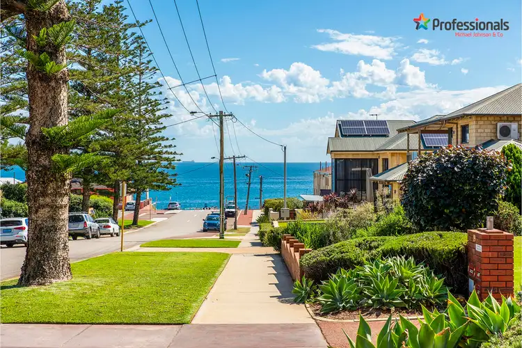 2/19 Elsie Street, Watermans Bay WA 6020