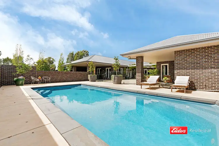 33 Pinerate Place, Echuca VIC 3564