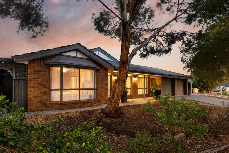 19 Smugglers Drive, Seaford Rise SA 5169