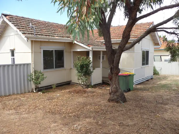 6 HOPKINS STREET, Beverley WA 6304