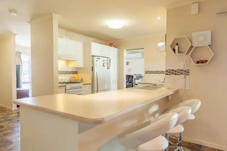 Fifth view of Homely house listing, 6 Holt Place, Wodonga VIC 3690