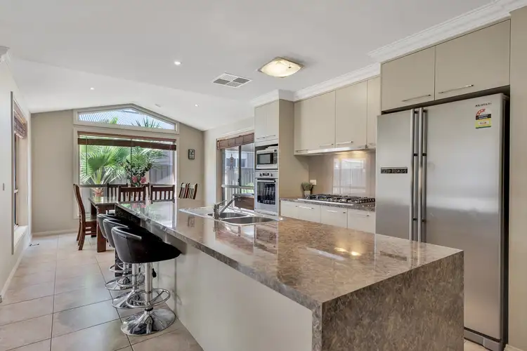 Second view of Homely house listing, 21 Gabrielle Court, Lavington NSW 2641