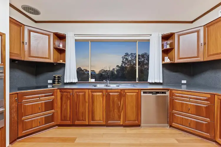 10 Wallis Court, Greenmount WA 6056