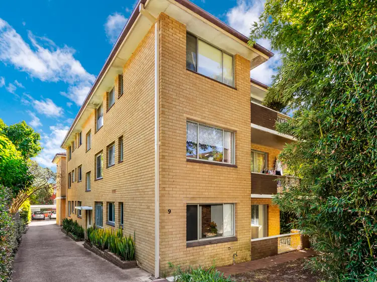 Second view of Homely unit listing, 3/9 Holborn Ave, Dee Why NSW 2099