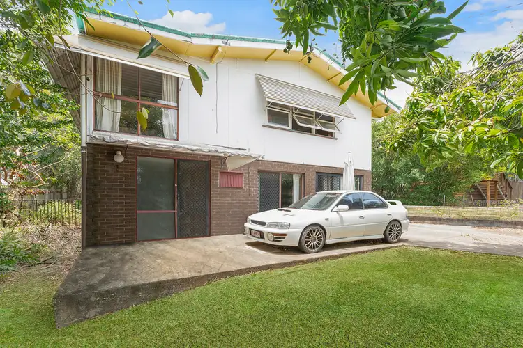 6 Lara Avenue, Southport QLD 4215