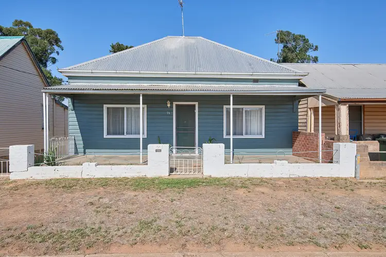 71 Junction Street, Junee NSW 2663