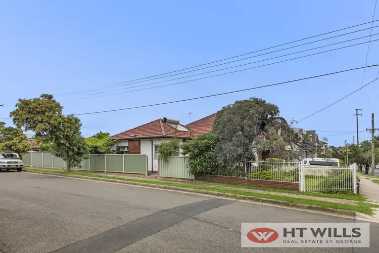 7 Barnards Avenue, Hurstville NSW 2220