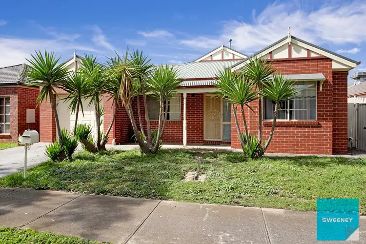 52 Naracoorte Drive, Caroline Springs VIC 3023