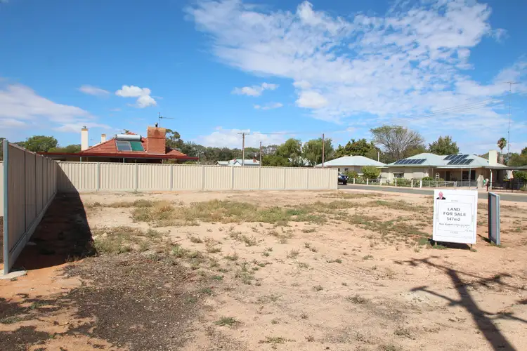 37 TOLARNO STREET, Renmark SA 5341