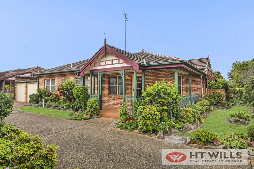Main view of Homely villa listing, 1/76 Greenarce Road, Connells Point NSW 2221