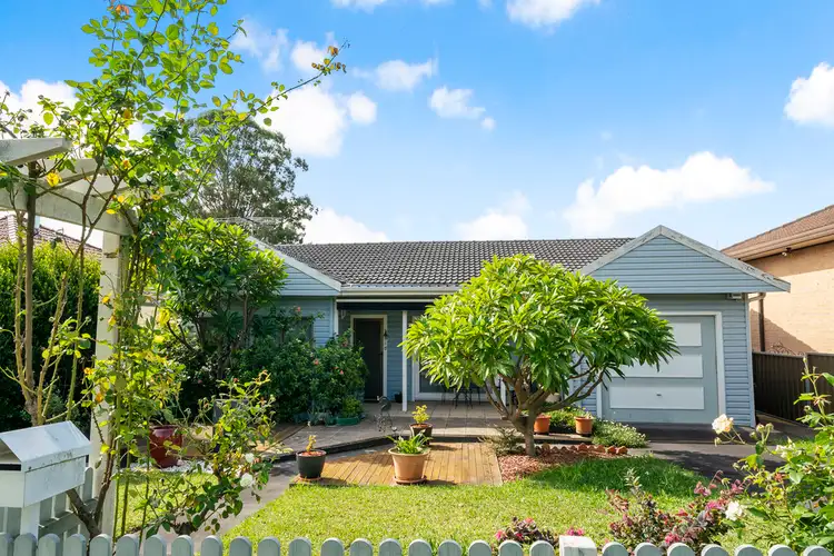 15 Blue Hills Crescent, Blacktown NSW 2148