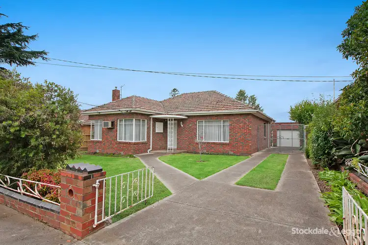 4 Glasgow Avenue, Reservoir VIC 3073