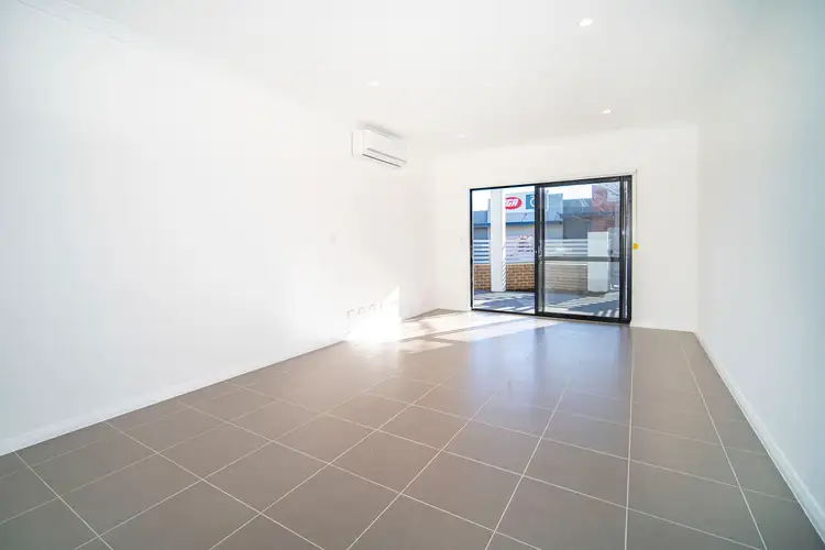 Fourth view of Homely apartment listing, 2/31 Lakefront Avenue, Beeliar WA 6164