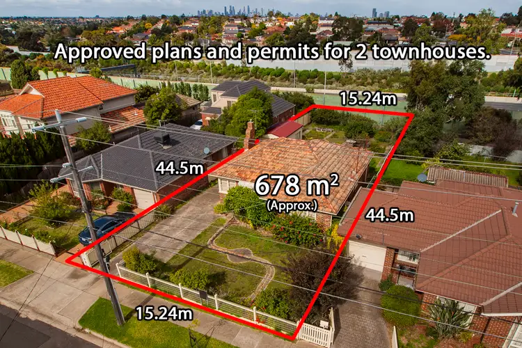 31 Lind Street, Strathmore VIC 3041