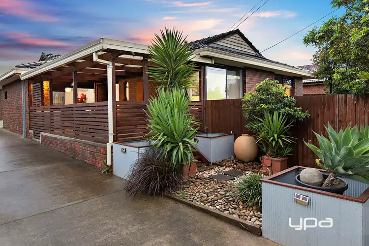 Second view of Homely unit listing, 1/4 Altyre Court, St Albans VIC 3021
