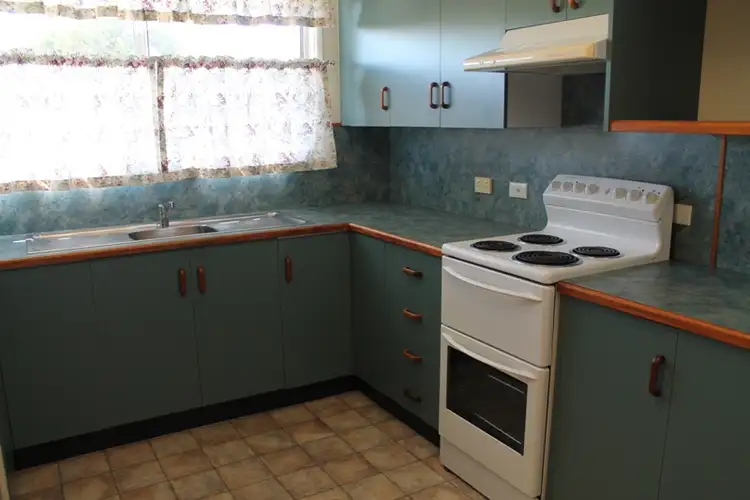 Fifth view of Homely house listing, 4 Adams Crescent, Blackwater QLD 4717