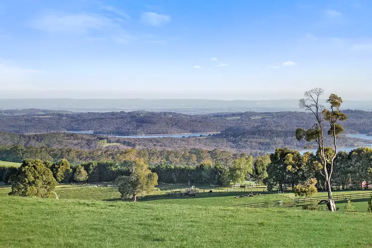 16 Ridge Road, Kallista VIC 3791
