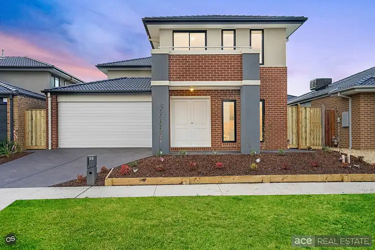 25 Savage Way, Clyde North VIC 3978