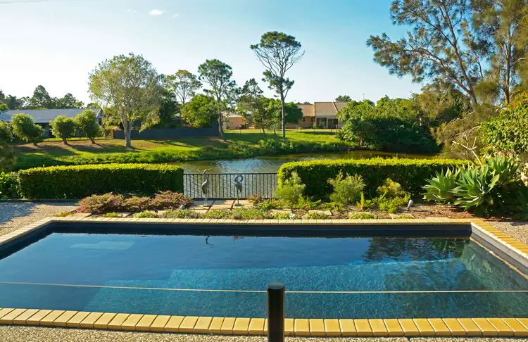 6 Harrison Circuit, Urangan QLD 4655