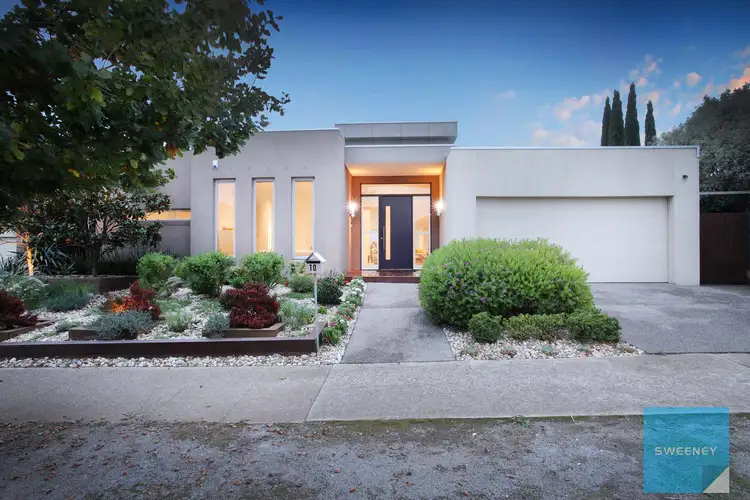 10 Glen Drouitt Drive, Caroline Springs VIC 3023