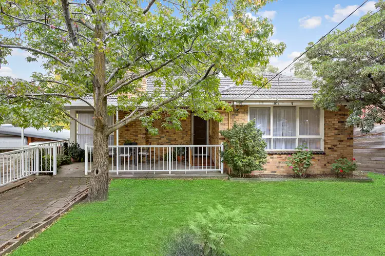 19 Calvin Crescent, Doncaster East VIC 3109