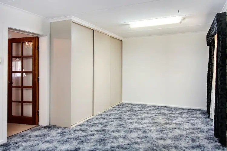 Fifth view of Homely house listing, 1 Gilchrist Crescent, Barmera SA 5345